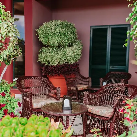 Гостевой дом By Amazing Madeira Паул-ду-Мар