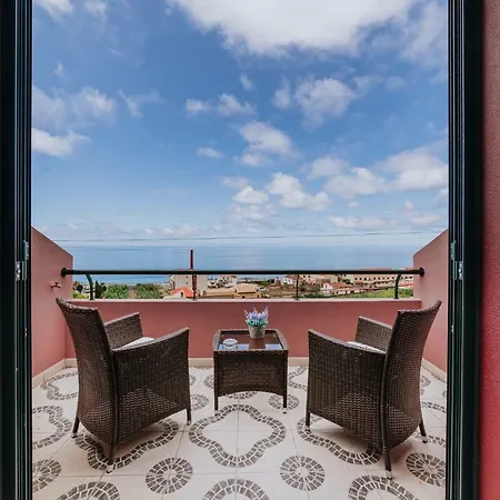 Гостевой дом By Amazing Madeira Паул-ду-Мар