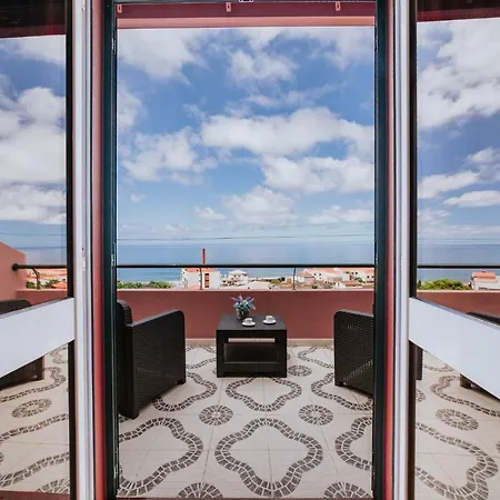 Гостевой дом By Amazing Madeira Паул-ду-Мар