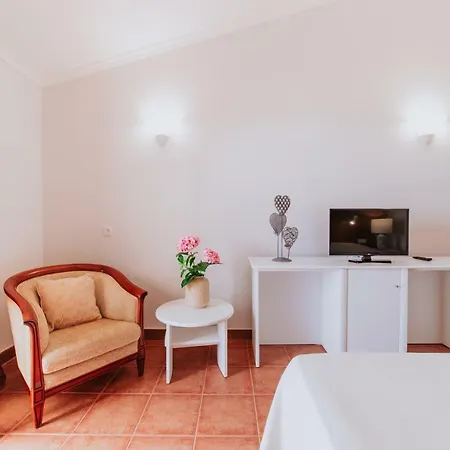 By Amazing Madeira Гостевой дом Паул-ду-Мар