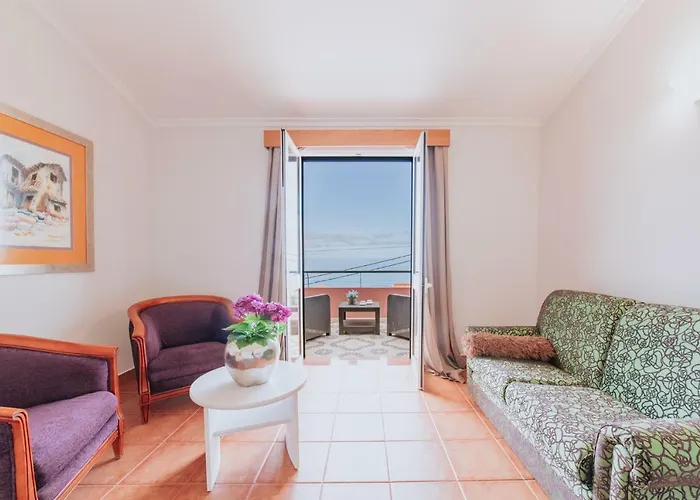 Maison d'hôtes By Amazing Madeira Paul do Mar (Madeira)