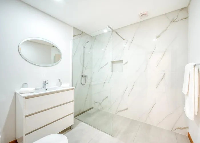 By Amazing Madeira 폴 두 마르